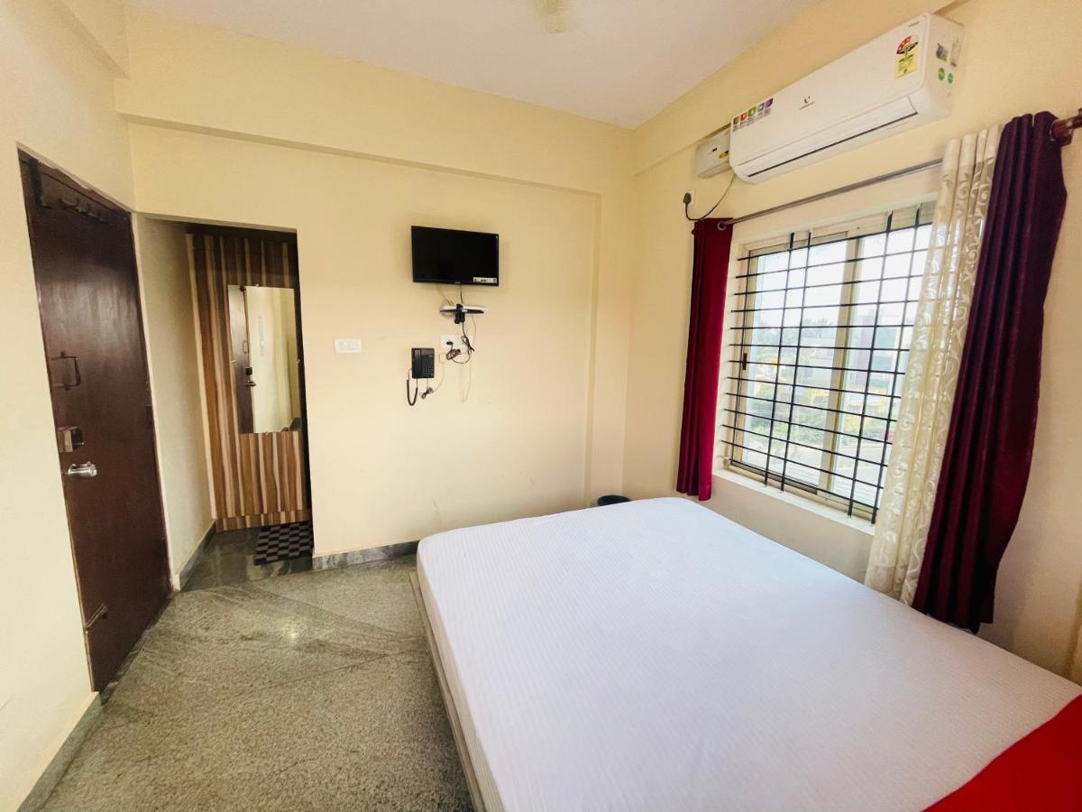 Crown Residency Hotel Mysore Exterior photo